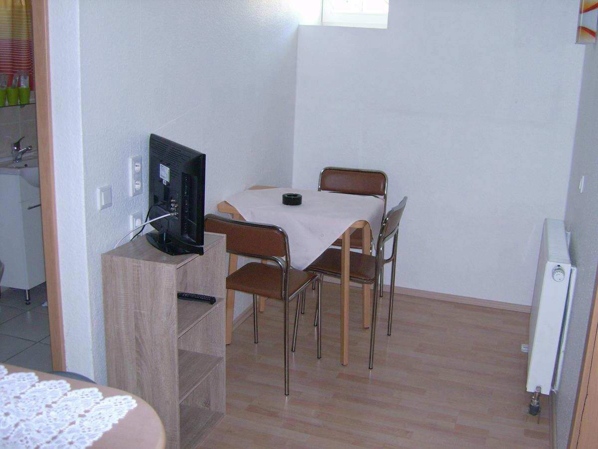 Gasthaus Zur Traube Hatzenport Εξωτερικό φωτογραφία