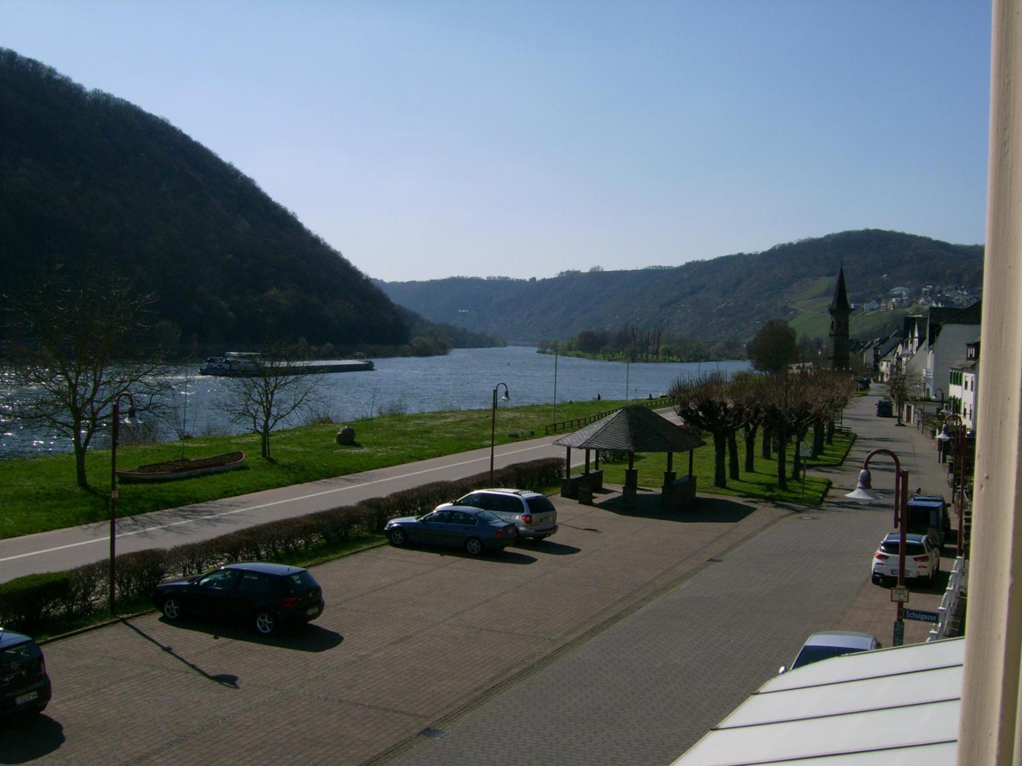 Gasthaus Zur Traube Hatzenport Εξωτερικό φωτογραφία